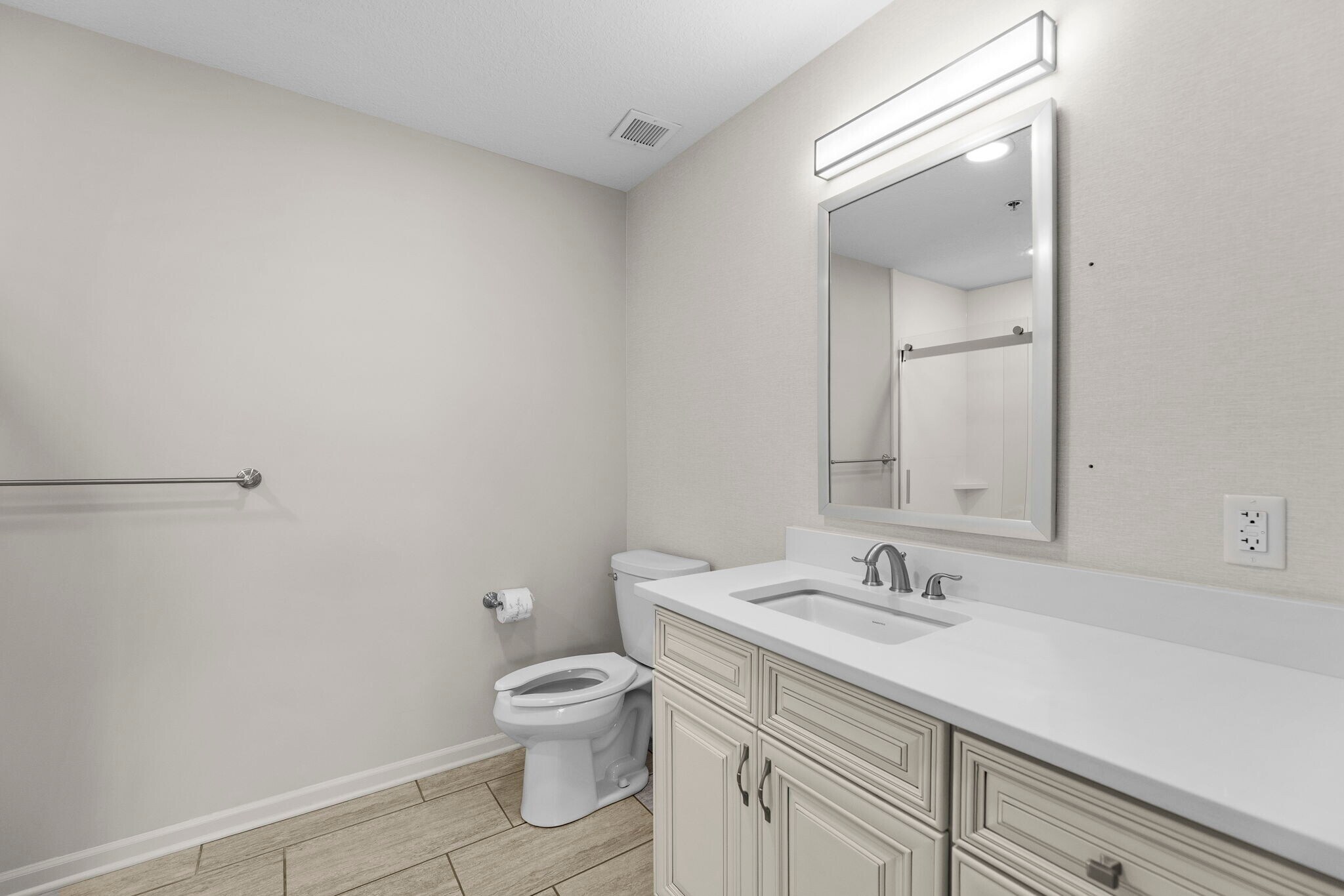 Building Photo - 2900 NE Kendallwood Pkwy