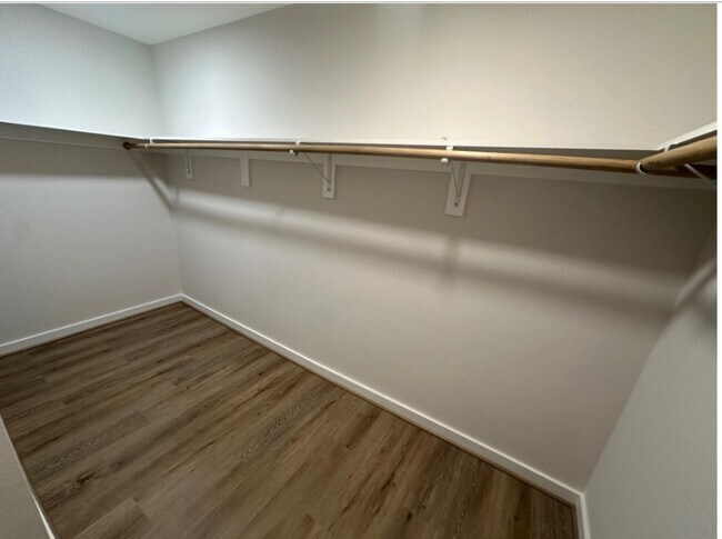 Building Photo - 371 Carriage Trail