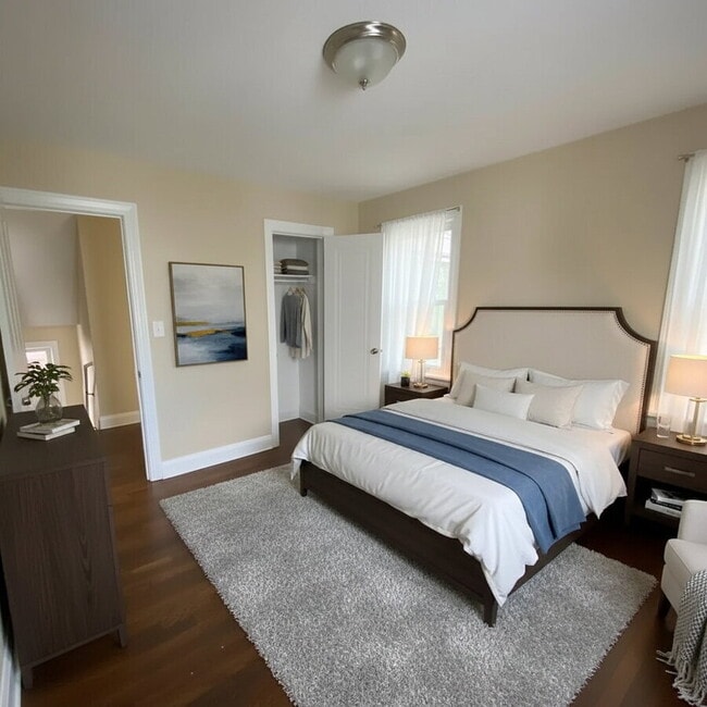 Building Photo - 3599 Grosvenor Rd