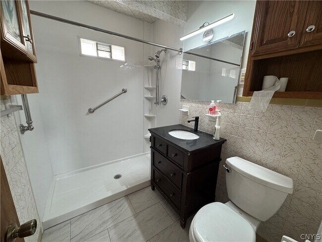 Building Photo - 223 Wilmore Pl
