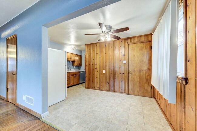 Building Photo - 3-Bedroom Home with Hardwood Floors & Fenced Yard in St. Louis