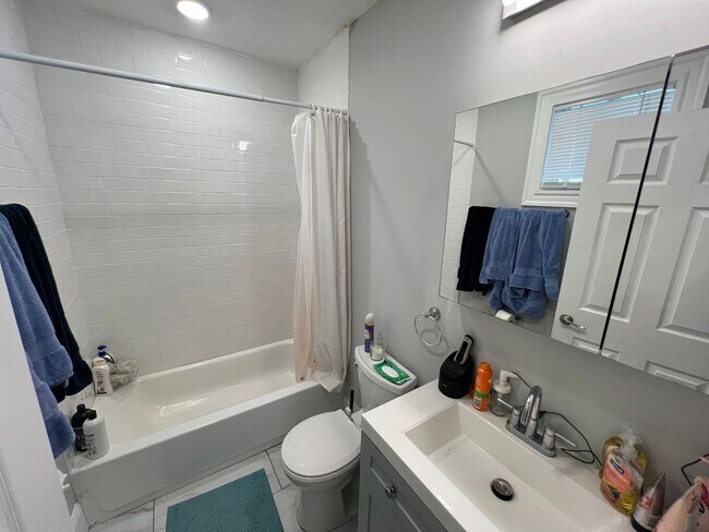 Building Photo - 305 Highland Ave #2 Somerville MA 02144