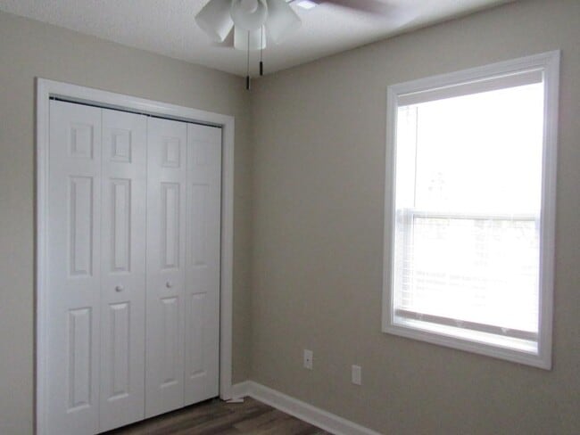 Building Photo - 1324 Waterway Dr