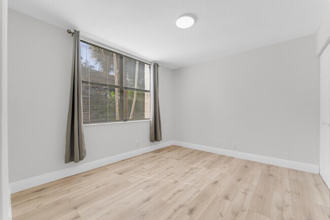 Building Photo - 1256 S Military Trail