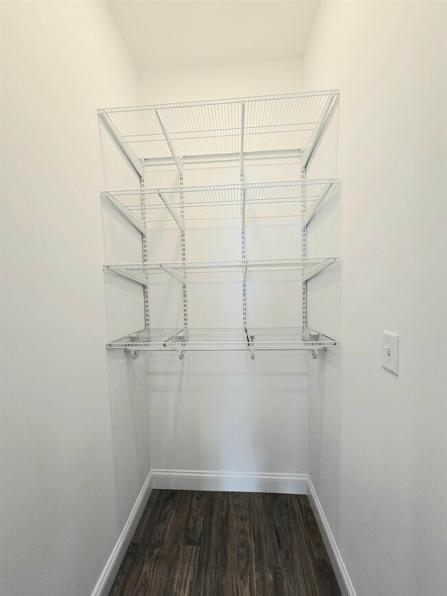 Building Photo - 2 Railroad Ave