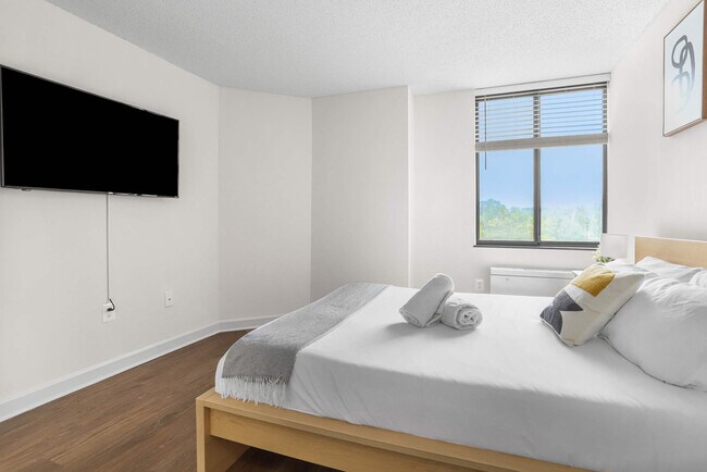 Building Photo - 801 15th St S