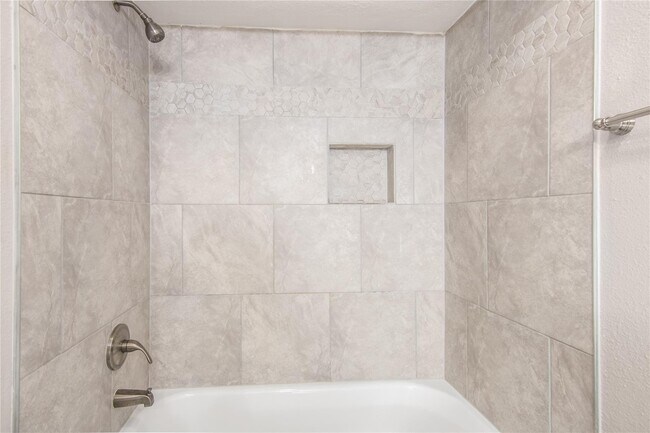 Building Photo - 1702 Athens Dr