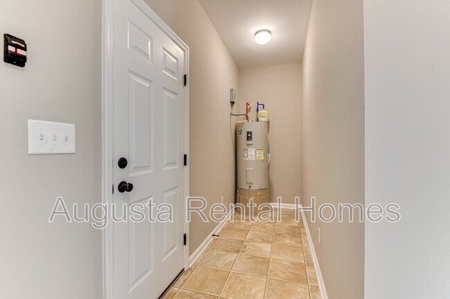 Building Photo - 812 Oshields Ct