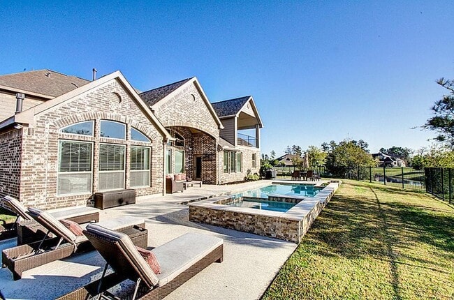 Building Photo - 10 Cayuga Pond Ct