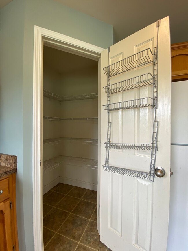 Building Photo - Home for Rent in Woodstock! View with 48 H...
