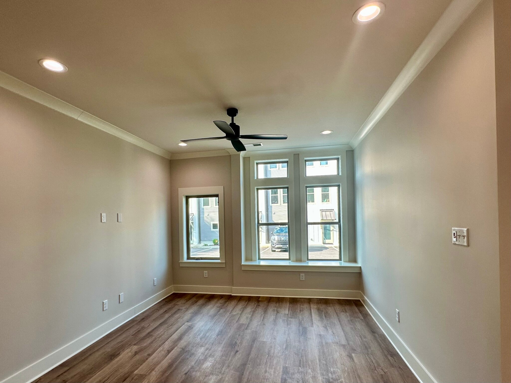 Living Room - 16 Walnut St NE