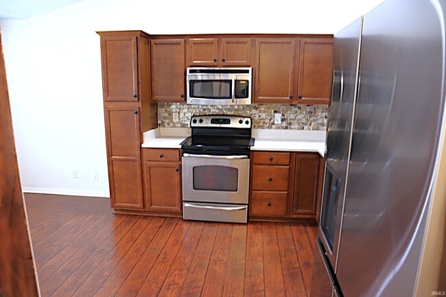 Building Photo - 3900 Bronson Ln