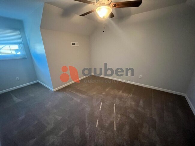 Building Photo - $500 Off First Month! Charming 3 Bedroom 2...