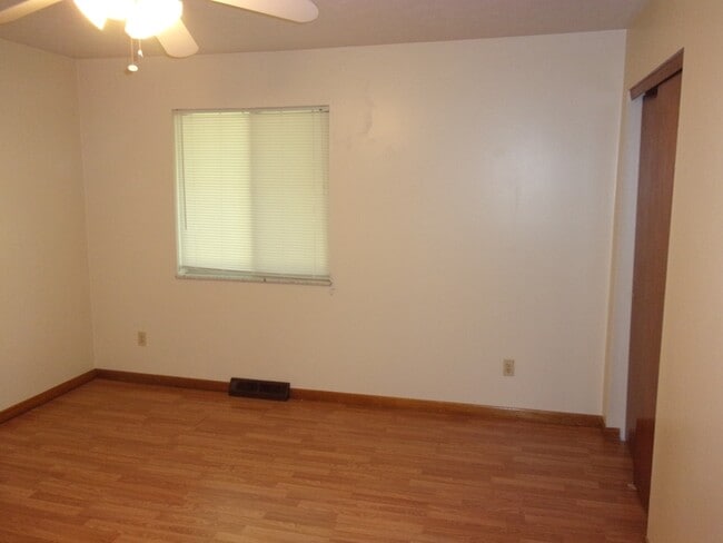 Building Photo - 473 Brentwood Dr
