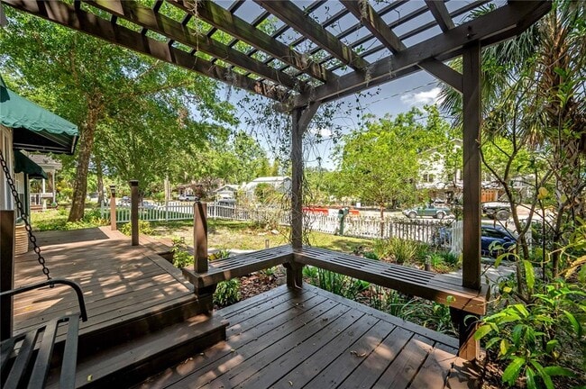 Building Photo - 1211 E Park Cir