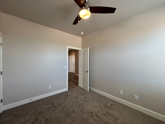 Building Photo - BRAND NEW TOWNHOME FOR RENT!