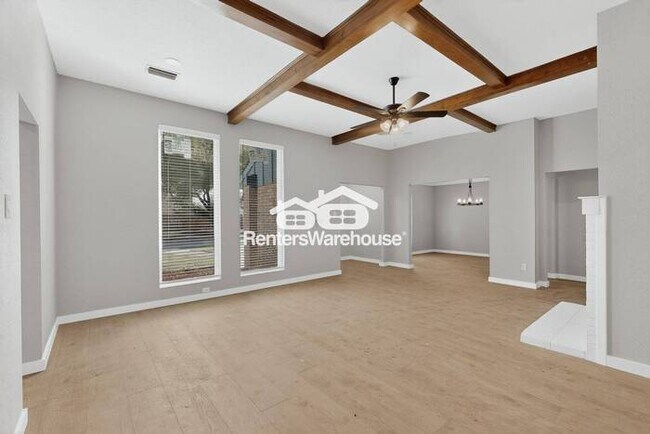 Building Photo - Renovated home in Plano Ready to Be Your Home