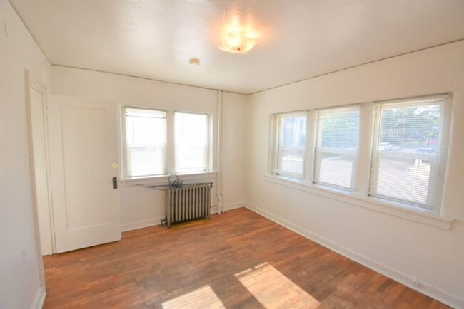 Building Photo - Summer 2026 Prelease! 1 Bedroom Apartment on the Hill