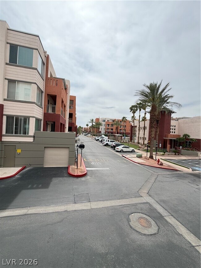 Building Photo - 87 E Agate Ave