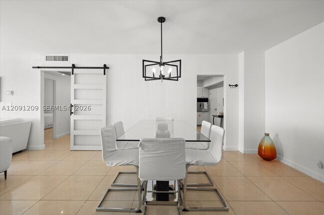 Building Photo - 4001 S Ocean Dr