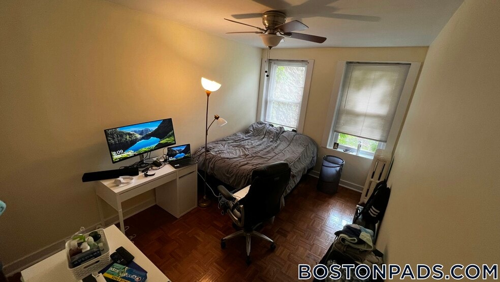 Building Photo - 70 Joy St