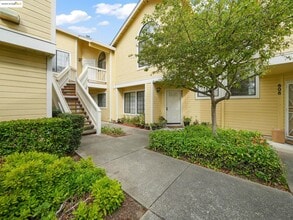 Building Photo - 806 Devonwood
