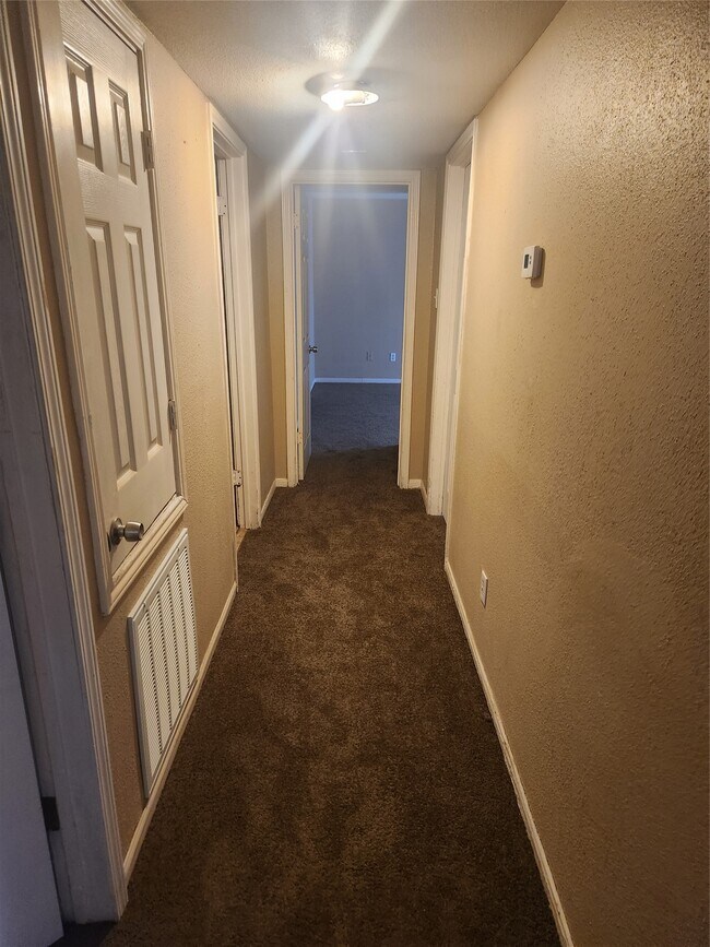 Building Photo - 12500 Sandpiper Dr