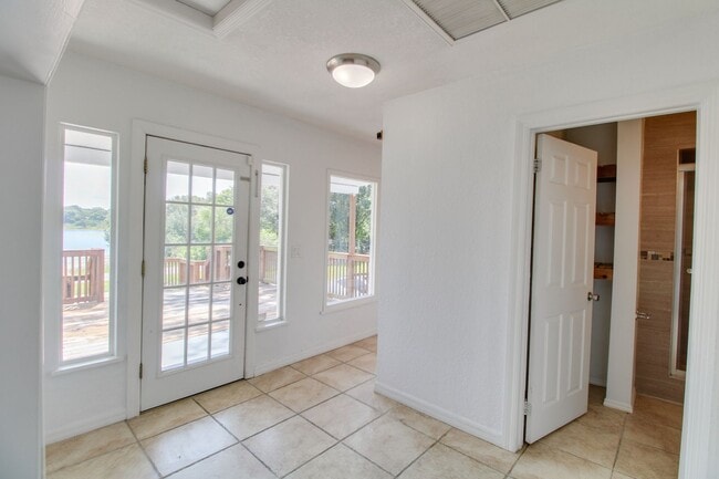 Building Photo - 8875 Lake Florence Blvd