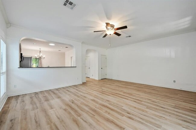 Building Photo - 2408 Amur Dr