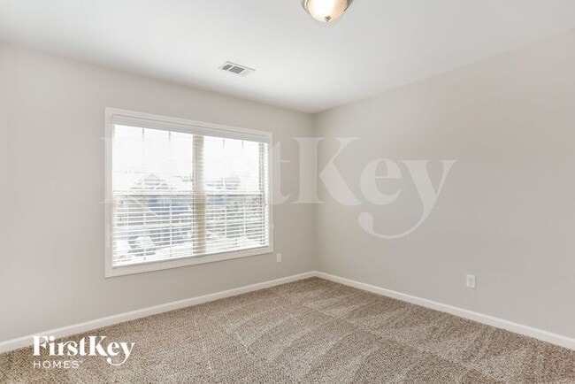 Building Photo - 6252 Stonelake Dr SW