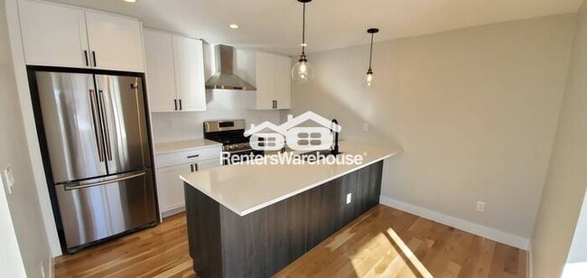 Building Photo - Beautiful 2 bed 2.5 bath Townhome Availabl...