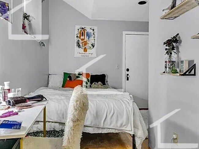 Building Photo - AWESOME 4 BED 2 BATH IN MISSION HILL!!!!