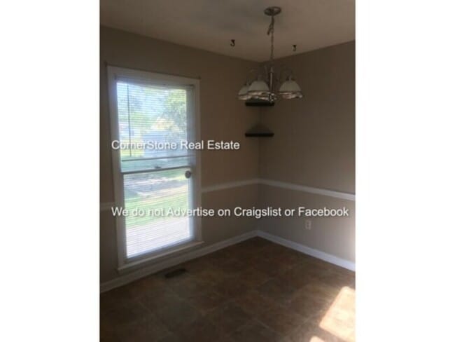 Building Photo - 5012 Shimmer Dr