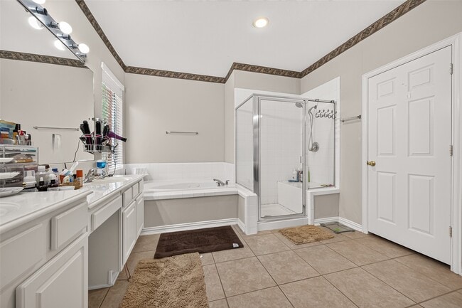 Building Photo - 214 Kentwood Ridge Ct