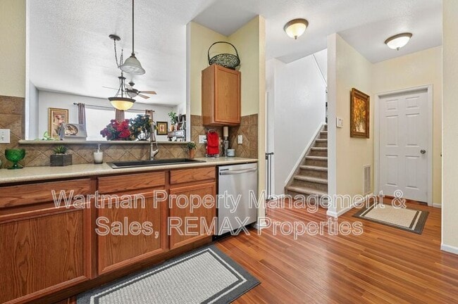 Building Photo - 2240 Whale Point