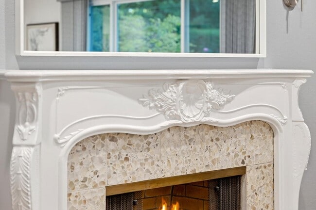 Building Photo - 243 Selby Ln