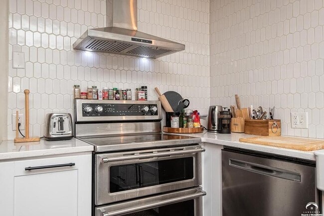 Building Photo - 915 Alabama St