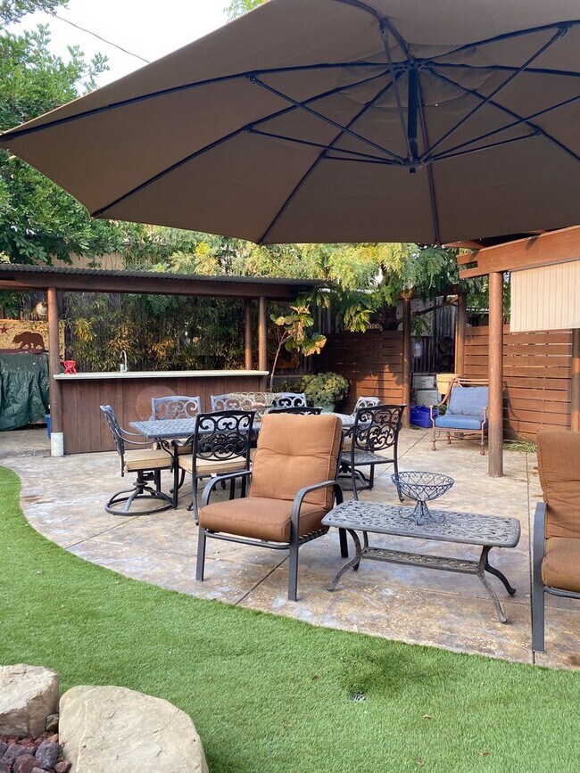 Building Photo - Coming Soon... Beautifully Updated Home in Central Location