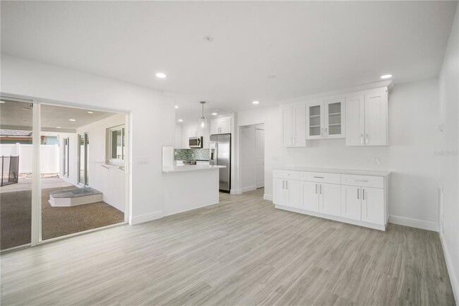 Building Photo - 3916 Doral Dr