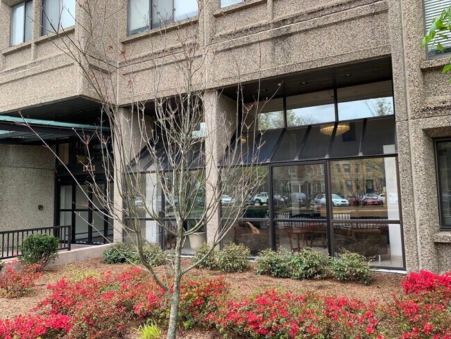 Building Photo - 1731 Beacon St