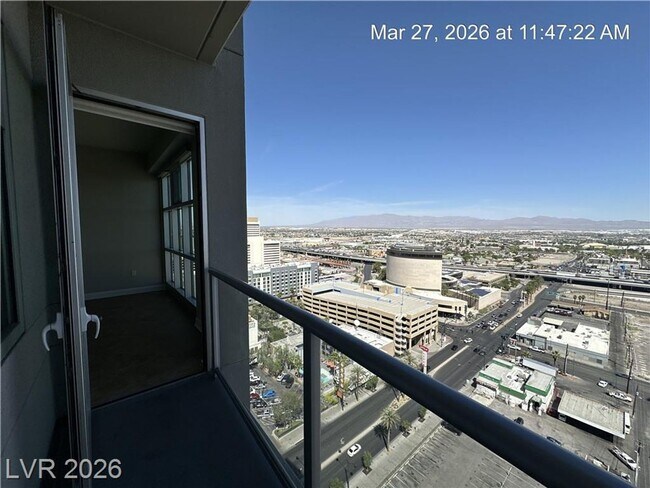 Building Photo - 1-BEDROOM UNIT AT THE OGDEN HIGHRISE!