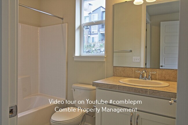 Building Photo - 34418 SE Groshell St