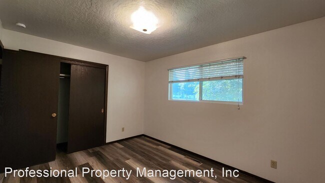 Building Photo - 3 br, 2 bath House - 224 Glacier Dr