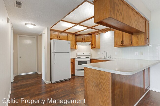 Building Photo - 6720 N Randall Ct