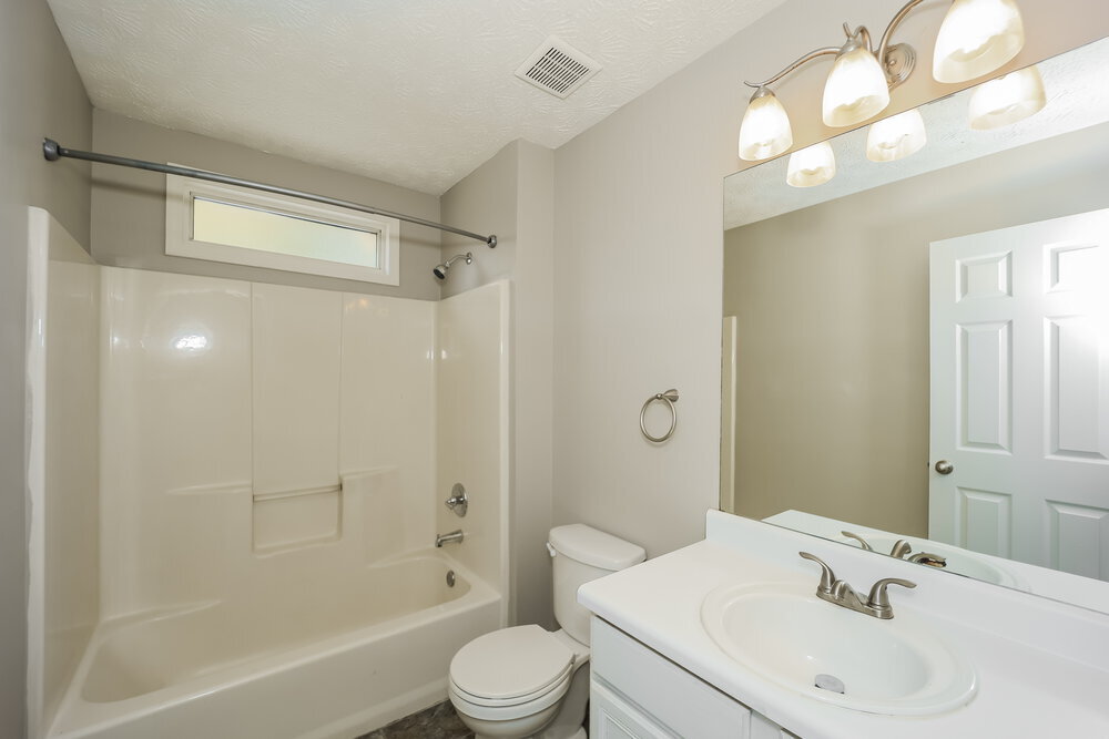 Building Photo - 375 Birchmere Close SW