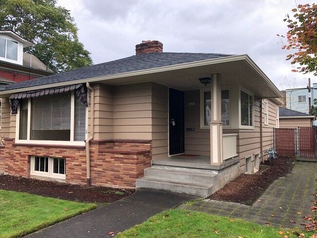 Primary Photo - 6436 NE 26th Ave