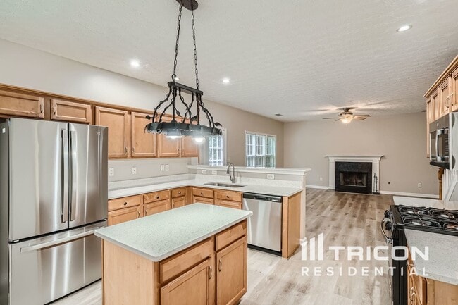 Building Photo - 1593 Great Shoals Cir SE