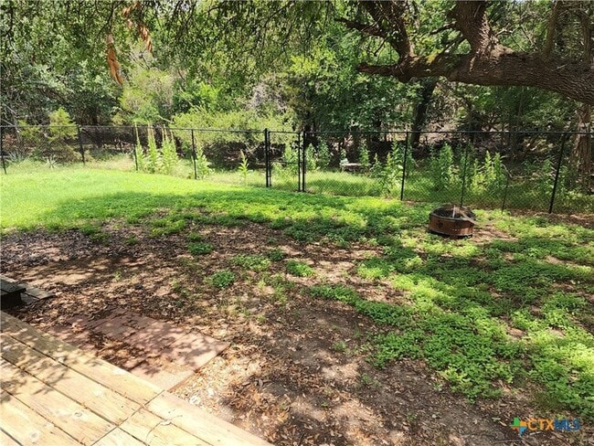 Building Photo - 30 Willow Run Dr