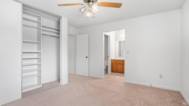 Building Photo - Super Cute with Lots to Offer!