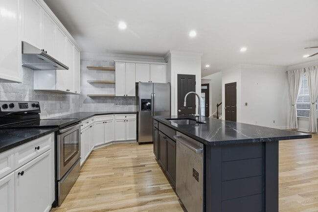Building Photo - 2661 Avery Park Dr